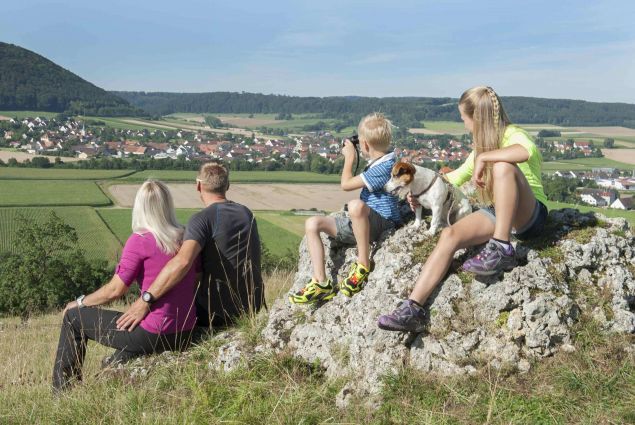 Blick nach Wettelsheim vom Bubenheimer Berg (Quelle: Stadt Treuchtlingen)